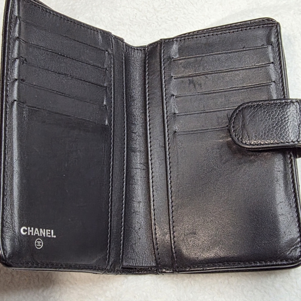Authentic CHANEL Classic Black Leather Compact Wallet W/snap Closure - Picture 4 of 16